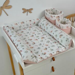 Mähkimismatt kummutile „Roosad ja piparmündirohelised liblikad“